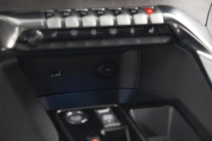 Peugeot 3008 1.2 Hybrid 136 GT | 360 Camera | Adaptieve Cruise Control | Elektrische Kofferklep | Stoelverwarming | Trekhaak