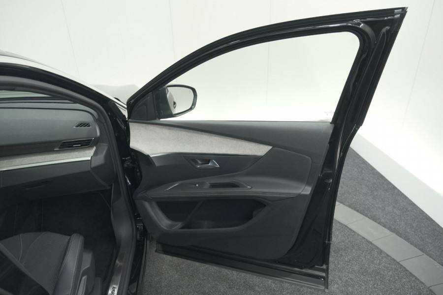 Peugeot 3008 1.2 Hybrid 136 GT | 360 Camera | Adaptieve Cruise Control | Elektrische Kofferklep | Stoelverwarming | Trekhaak