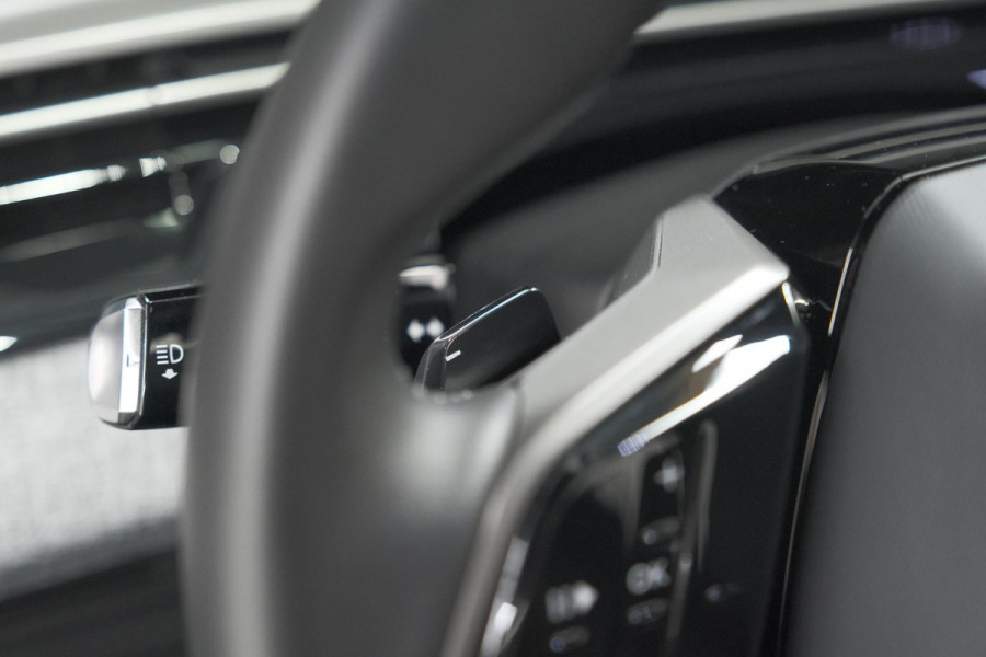Peugeot 5008 1.2 Hybrid 136 Allure | 7 Zitplaatsen | Camera | Stoelverwarming | Navigatie