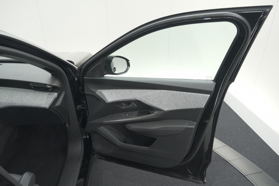 Peugeot 5008 1.2 Hybrid 136 Allure | 7 Zitplaatsen | Camera | Stoelverwarming | Navigatie