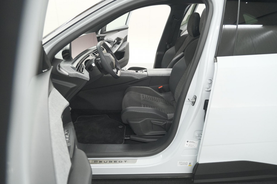 Peugeot 3008 1.2 Hybrid 136 GT | Panoramdak | 360 Camera | Focal | Elektrische Kofferklep | Allseason Banden