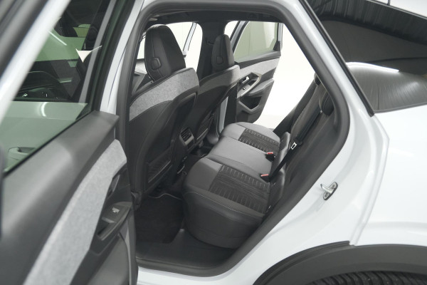 Peugeot 3008 1.2 Hybrid 136 GT | Panoramdak | 360 Camera | Focal | Elektrische Kofferklep | Allseason Banden