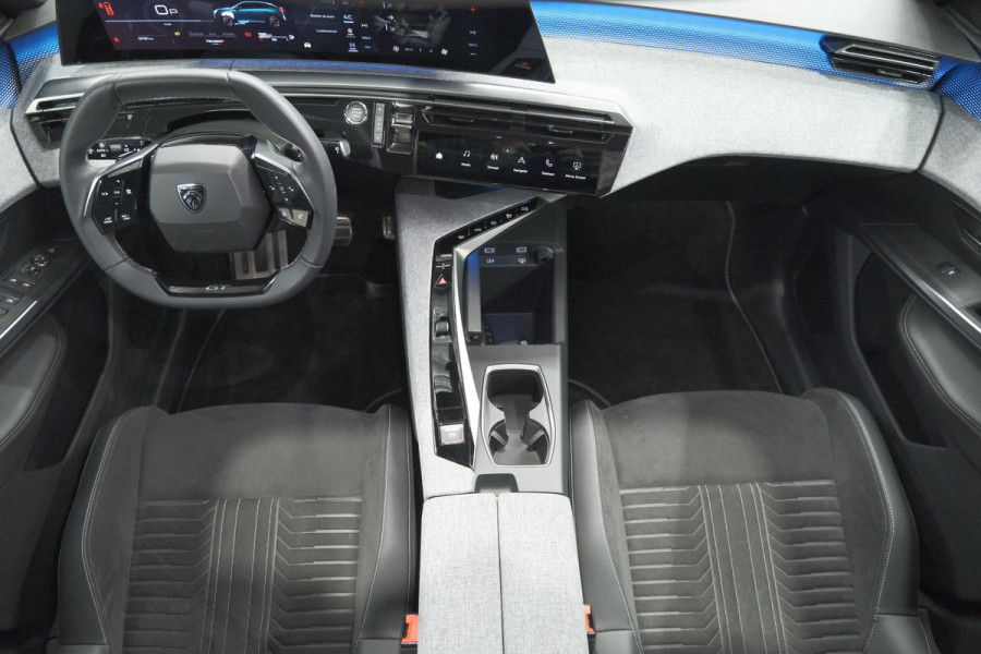 Peugeot 3008 1.2 Hybrid 136 GT | Panoramdak | 360 Camera | Focal | Elektrische Kofferklep | Allseason Banden