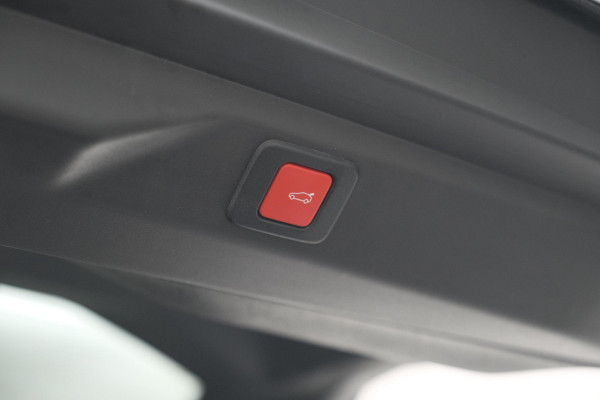 Peugeot 3008 1.2 Hybrid 136 GT | Panoramdak | 360 Camera | Focal | Elektrische Kofferklep | Allseason Banden