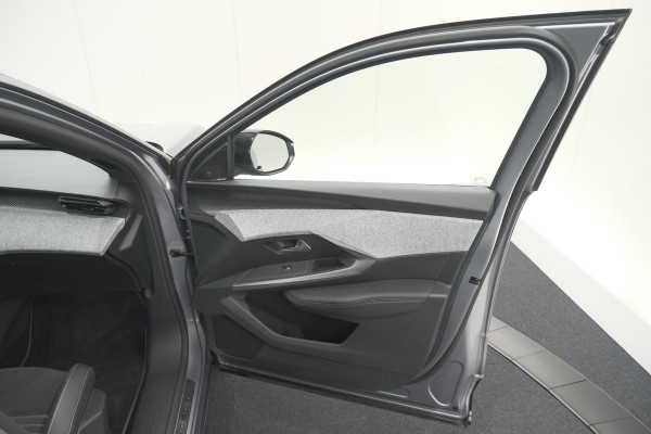 Peugeot 3008 1.2 Hybrid 136 GT | Panoramdak | 360 Camera | Stoelverwarming | Elektrische Kofferklep | Allseason Banden