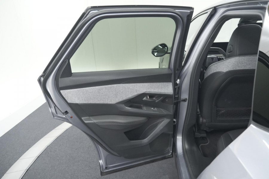 Peugeot 3008 1.2 Hybrid 136 GT | Panoramdak | 360 Camera | Stoelverwarming | Elektrische Kofferklep | Allseason Banden