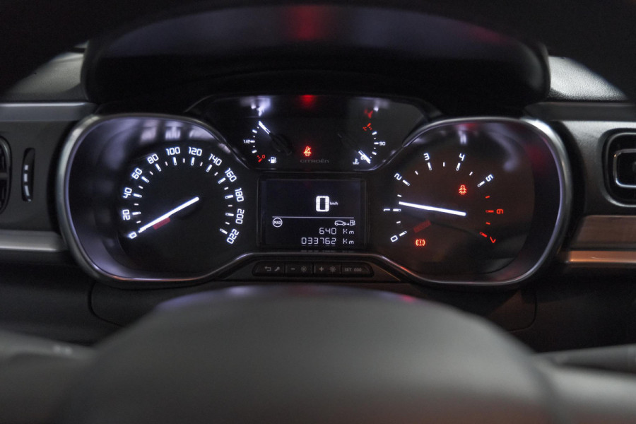 Citroën C3 PureTech 83 Max | Camera | Stoelverwarming | Navigatie | Parkeersensoren