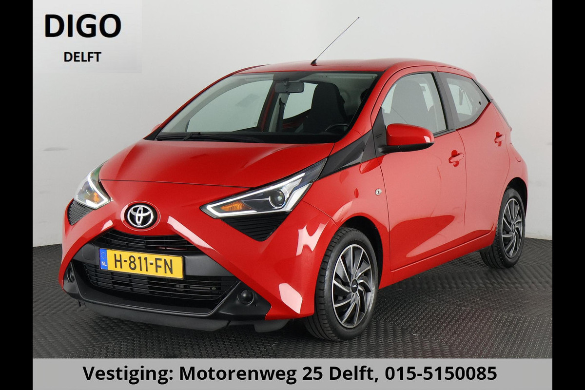 Toyota Aygo 1.0 VVT-i x-play limited . CAMERA . DEALER ONDERHOUDEN . APPLE CARPLAY & ANDROID AUTO