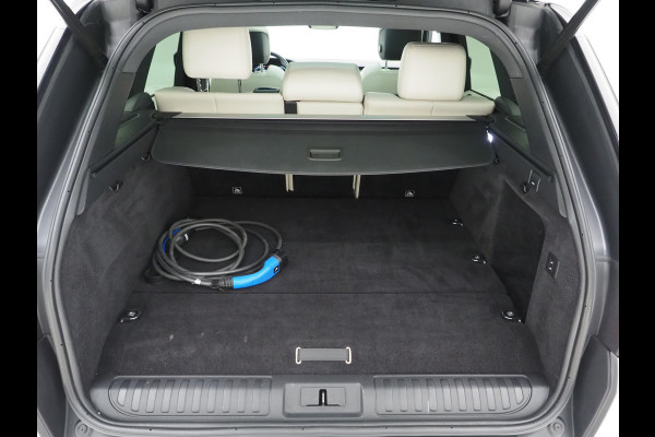 Land Rover Range Rover Sport 2.0 P400e HSE Dynamic SVO Satin | Panoramadak | Meridian | Luchtvering | Camera | Keyless | Adaptive Cruise | Carplay
