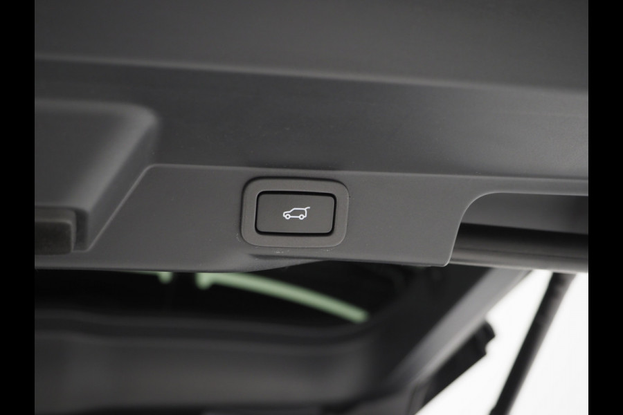 Land Rover Range Rover Sport 2.0 P400e HSE Dynamic SVO Satin | Panoramadak | Meridian | Luchtvering | Camera | Keyless | Adaptive Cruise | Carplay