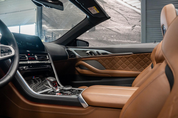 BMW 8 Serie M8 Competition *M-Driver's Package / Harman Kardon / Soft-Close / HUD / Surround-View / M Sportuitlaat*