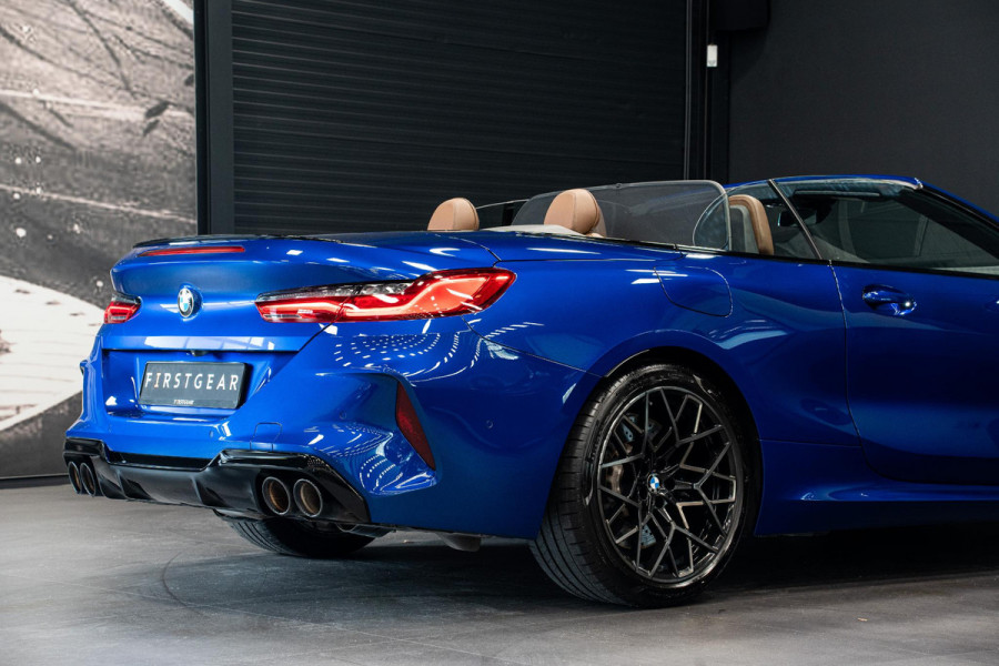 BMW 8 Serie M8 Competition *M-Driver's Package / Harman Kardon / Soft-Close / HUD / Surround-View / M Sportuitlaat*