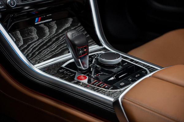 BMW 8 Serie M8 Competition *M-Driver's Package / Harman Kardon / Soft-Close / HUD / Surround-View / M Sportuitlaat*