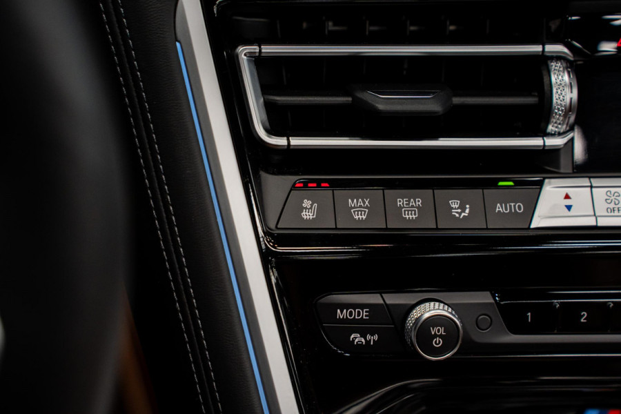 BMW 8 Serie M8 Competition *M-Driver's Package / Harman Kardon / Soft-Close / HUD / Surround-View / M Sportuitlaat*