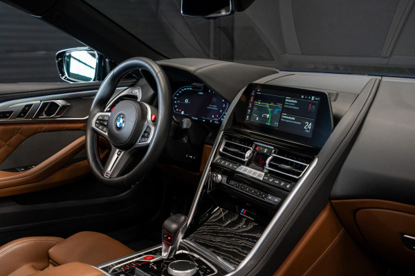 BMW 8 Serie M8 Competition *M-Driver's Package / Harman Kardon / Soft-Close / HUD / Surround-View / M Sportuitlaat*