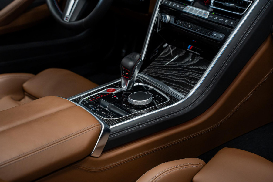 BMW 8 Serie M8 Competition *M-Driver's Package / Harman Kardon / Soft-Close / HUD / Surround-View / M Sportuitlaat*