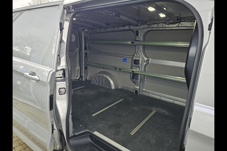 Ford Transit Custom 300 2.0 TDCI L2H1 Limited 170 PK Automaat | Dodehoekdetectie | Adaptive cruise control | Camera | LED | Virtual cockpit | Zéér complete auto