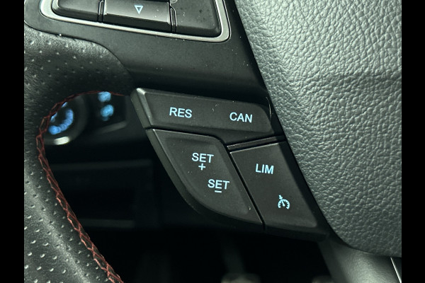 Ford EcoSport 1.0 126PK ST-Line (Hoge instap) / Black-line / Airco-ecc./ Navigatie / 1/2 Leder / Lmv. / Apk 11-2027