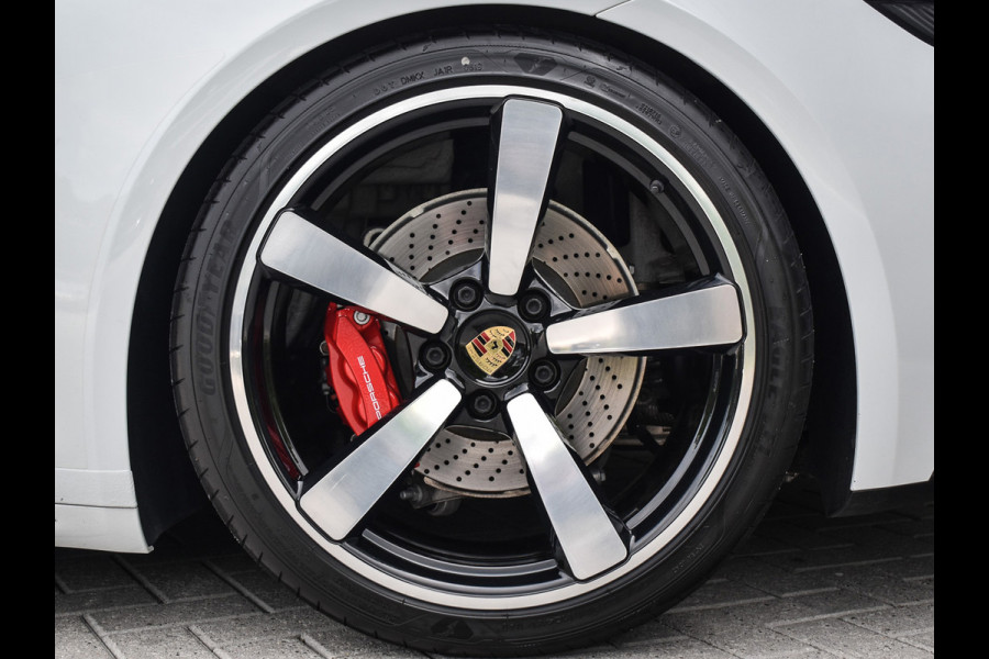 Porsche 911 Cabrio 3.0 Carrera 4 S | NL-AUTO | SPORT DESIGN PACK | 4-WHEEL BESTURING | LIFT SYSTEEM | SPORT CHRONO | 18-WEGS MEMORY SEATS |
