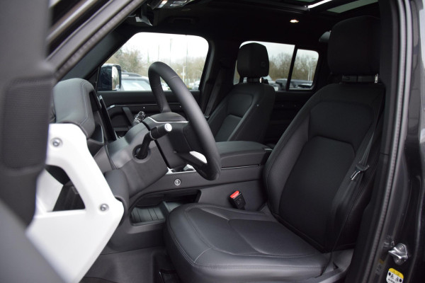 Land Rover Defender 110 P300e 110 S | Panorama | Urban 22''