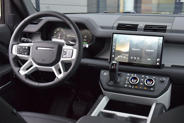 Land Rover Defender 110 P300e 110 S | Panorama | Urban 22''