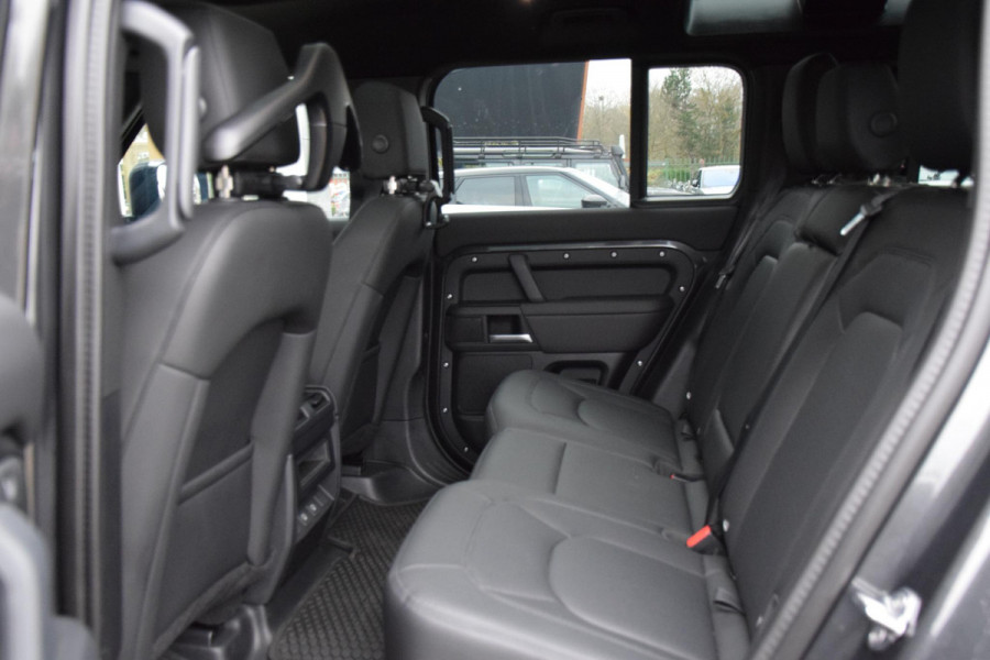 Land Rover Defender 110 P300e 110 S | Panorama | Urban 22''