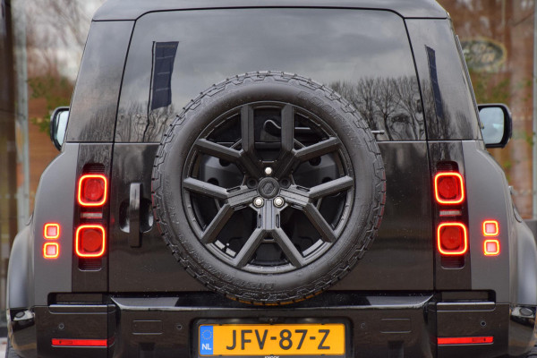 Land Rover Defender 110 P300e 110 S | Panorama | Urban 22''