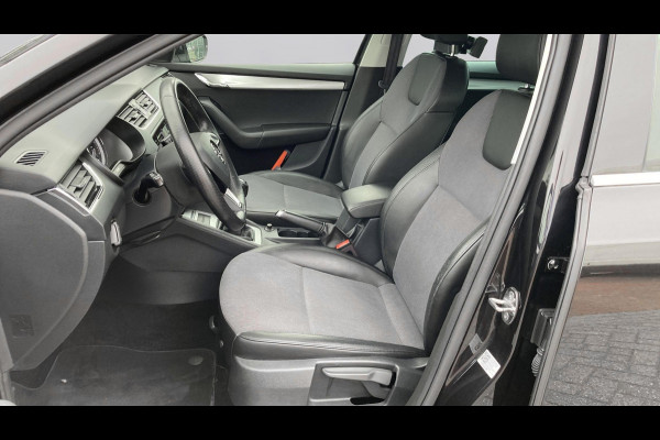 Škoda Octavia Combi 1.0 TSI 115pk Greentech Business Edition Navigatie Carplay Pdc Cruise