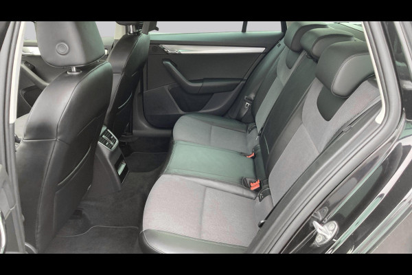 Škoda Octavia Combi 1.0 TSI 115pk Greentech Business Edition Navigatie Carplay Pdc Cruise