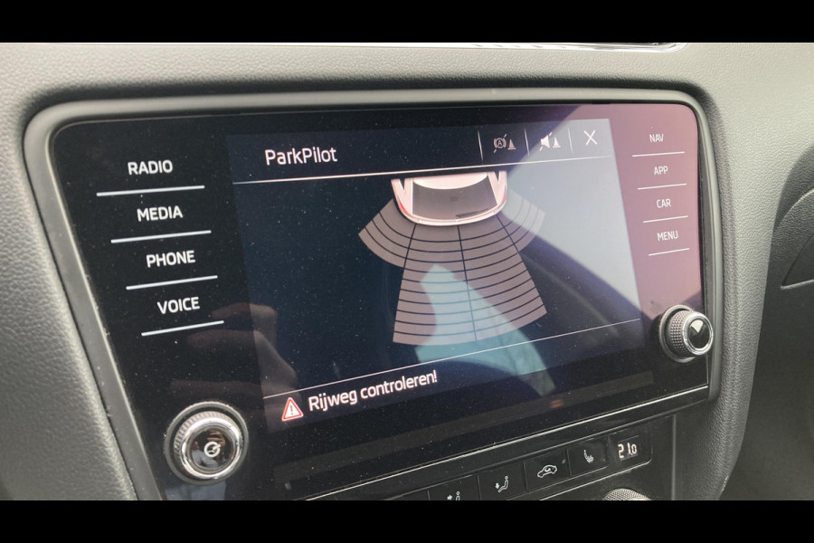 Škoda Octavia Combi 1.0 TSI 115pk Greentech Business Edition Navigatie Carplay Pdc Cruise