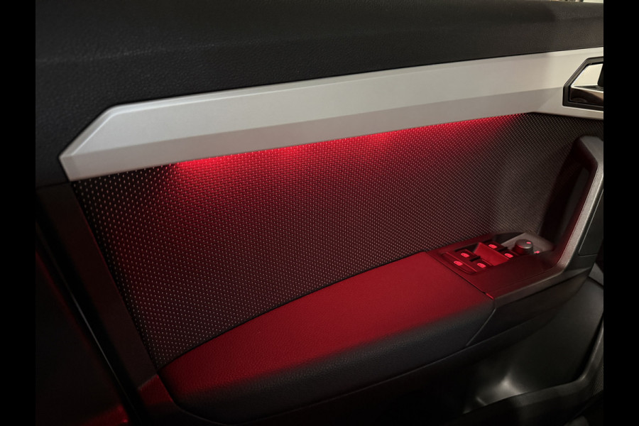 Seat Arona 1.0 TSI Xcellence Business Intense | Camera | Sfeerverlichting | Stoelverwarming | Adaptive cruise | Carplay