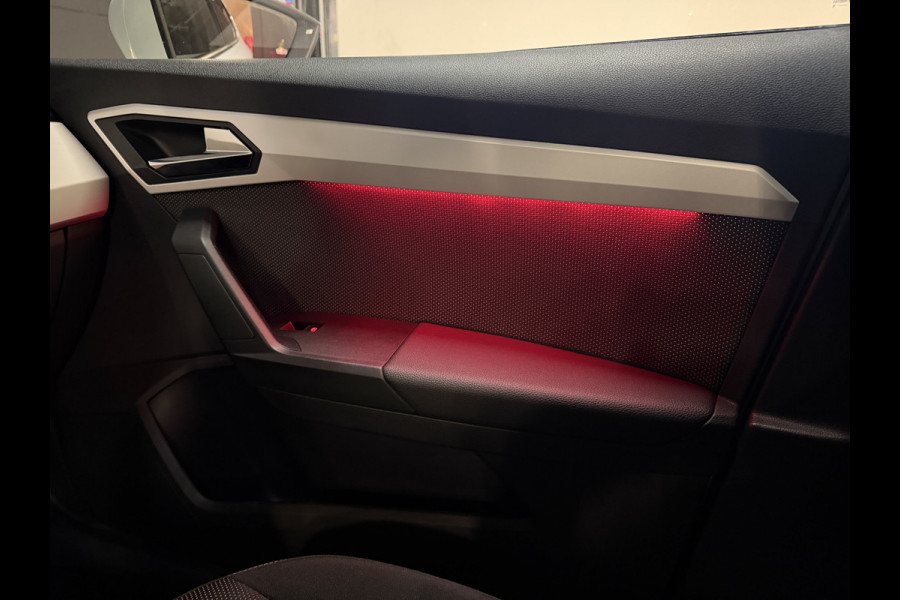 Seat Arona 1.0 TSI Xcellence Business Intense | Camera | Sfeerverlichting | Stoelverwarming | Adaptive cruise | Carplay
