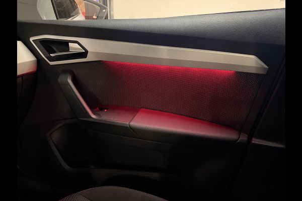 Seat Arona 1.0 TSI Xcellence Business Intense | Camera | Sfeerverlichting | Stoelverwarming | Adaptive cruise | Carplay