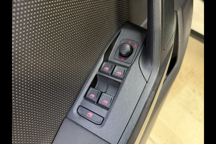 Seat Arona 1.0 TSI Xcellence Business Intense | Camera | Sfeerverlichting | Stoelverwarming | Adaptive cruise | Carplay