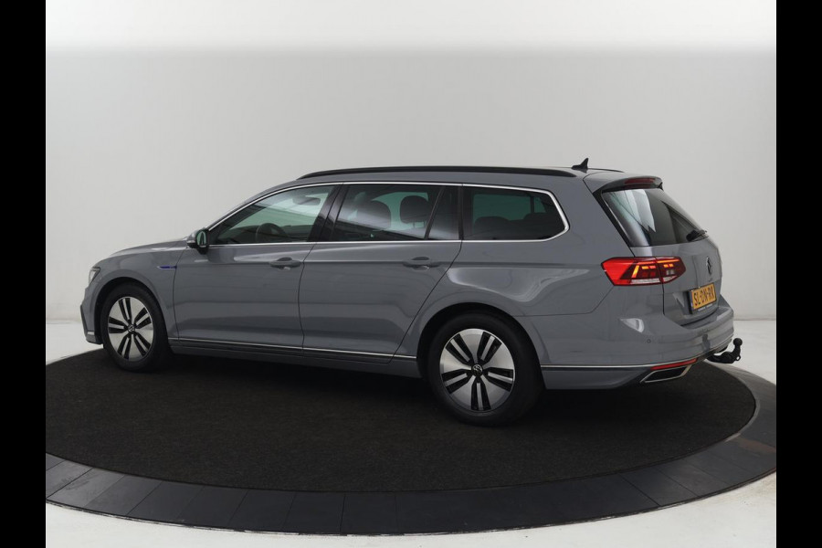 Volkswagen Passat 1.4 TSI PHEV GTE Business | Adaptive Cruise | Stoelverwarming | Trekhaak | Carplay | Massage | Camera