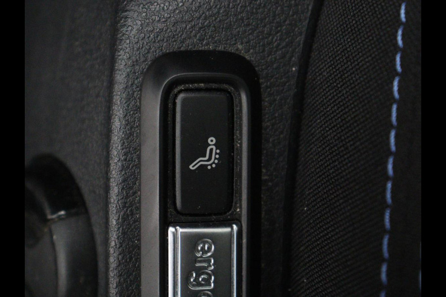 Volkswagen Passat 1.4 TSI PHEV GTE Business | Adaptive Cruise | Stoelverwarming | Trekhaak | Carplay | Massage | Camera