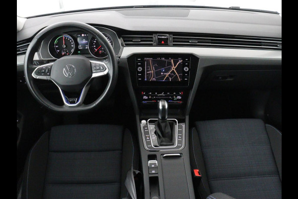Volkswagen Passat 1.4 TSI PHEV GTE Business | Adaptive Cruise | Stoelverwarming | Trekhaak | Carplay | Massage | Camera