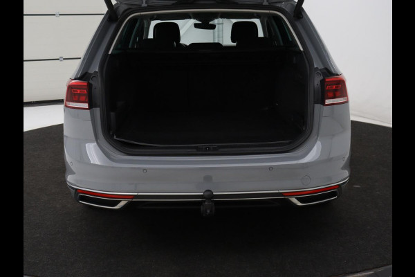 Volkswagen Passat 1.4 TSI PHEV GTE Business | Adaptive Cruise | Stoelverwarming | Trekhaak | Carplay | Massage | Camera