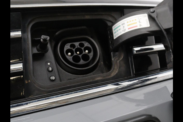 Volkswagen Passat 1.4 TSI PHEV GTE Business | Adaptive Cruise | Stoelverwarming | Trekhaak | Carplay | Massage | Camera