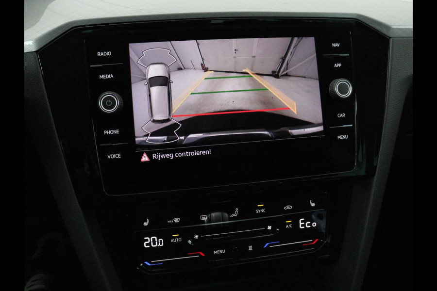 Volkswagen Passat 1.4 TSI PHEV GTE Business | Adaptive Cruise | Stoelverwarming | Trekhaak | Carplay | Massage | Camera