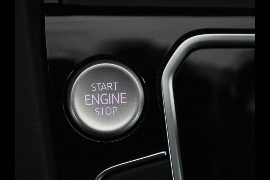 Volkswagen Passat 1.4 TSI PHEV GTE Business | Adaptive Cruise | Stoelverwarming | Trekhaak | Carplay | Massage | Camera