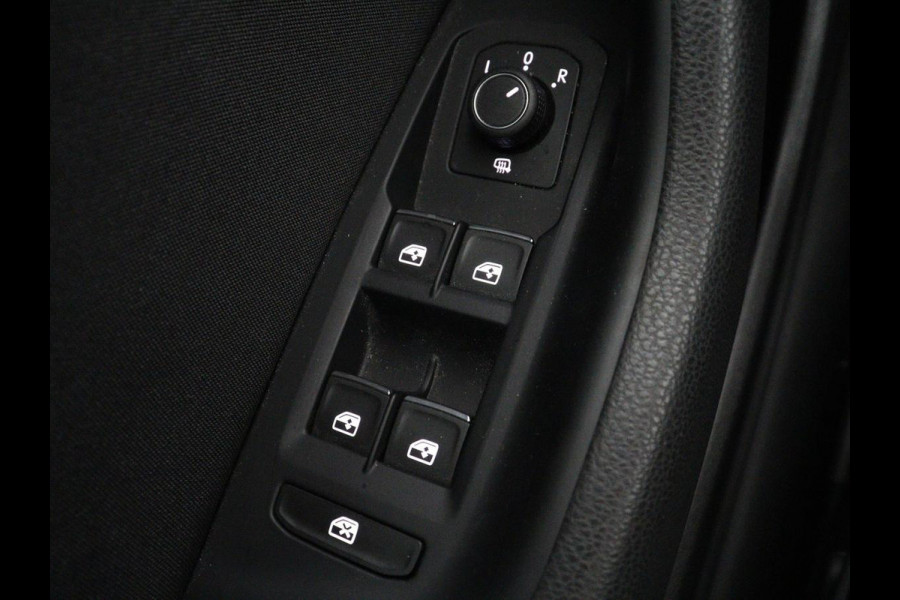 Volkswagen Passat 1.4 TSI PHEV GTE Business | Adaptive Cruise | Stoelverwarming | Trekhaak | Carplay | Massage | Camera