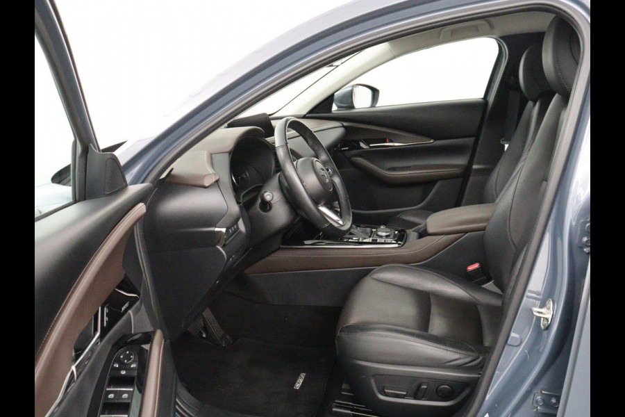 Mazda CX-30 2.0 e-SkyActiv-G M Hybrid Comfort | Leder | Stoel & Stuurverwarming | Adaptive Cruise | Trekhaak | Head-up | Camera