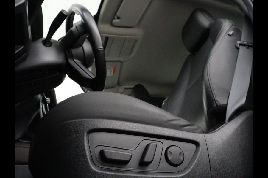 Mazda CX-30 2.0 e-SkyActiv-G M Hybrid Comfort | Leder | Stoel & Stuurverwarming | Adaptive Cruise | Trekhaak | Head-up | Camera