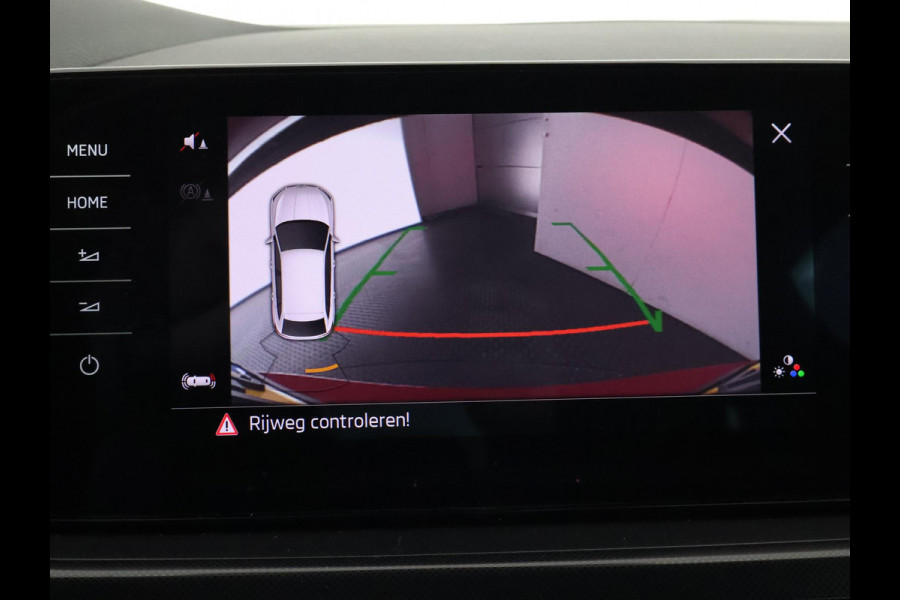 Škoda SCALA 1.0 TSI Sport Business Automaat | Panoramadak | Navigatie | Apple Carplay & AndroidAUTO | Camera