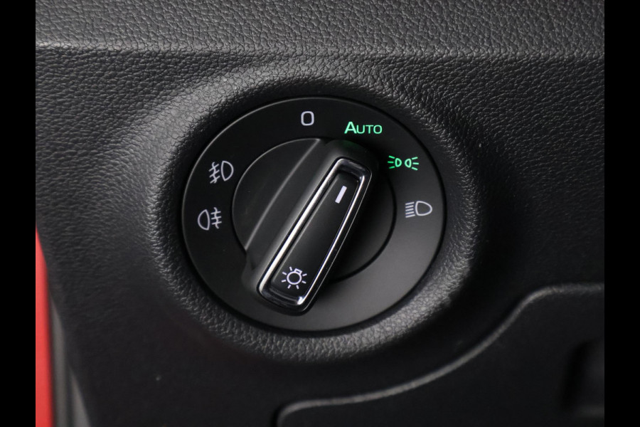 Škoda SCALA 1.0 TSI Sport Business Automaat | Panoramadak | Navigatie | Apple Carplay & AndroidAUTO | Camera