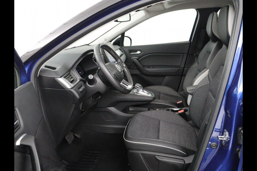 Renault Captur 1.6 E-Tech Plug-in Hybrid 160 Intens | Panoramadak | Cruise Control | Trekhaak | Camera | LED | Navigatie