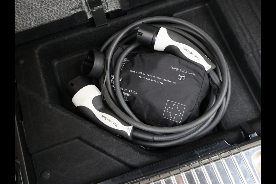 Mercedes-Benz C-Klasse Estate 300e 320 PK PLUG-IN - AMG NIGHT + BURMESTER | LUCHTVERING | PANORAMA | DISTRONIC+ | SFEERVERL.