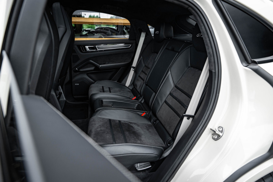 Porsche Cayenne Coupé 4.0 GTS - Sport Chrono | Panorama | Bose | Luchtvering