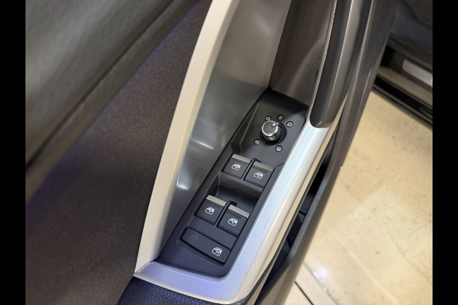 Audi Q3 35 TFSI Advanced | Panoramadak | Elektr. trekhaak | Sfeerverlichting | B&O | Camera | Full LED | Carplay